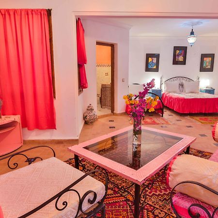 Riad Al Khansaa Εσαουίρα Εξωτερικό φωτογραφία