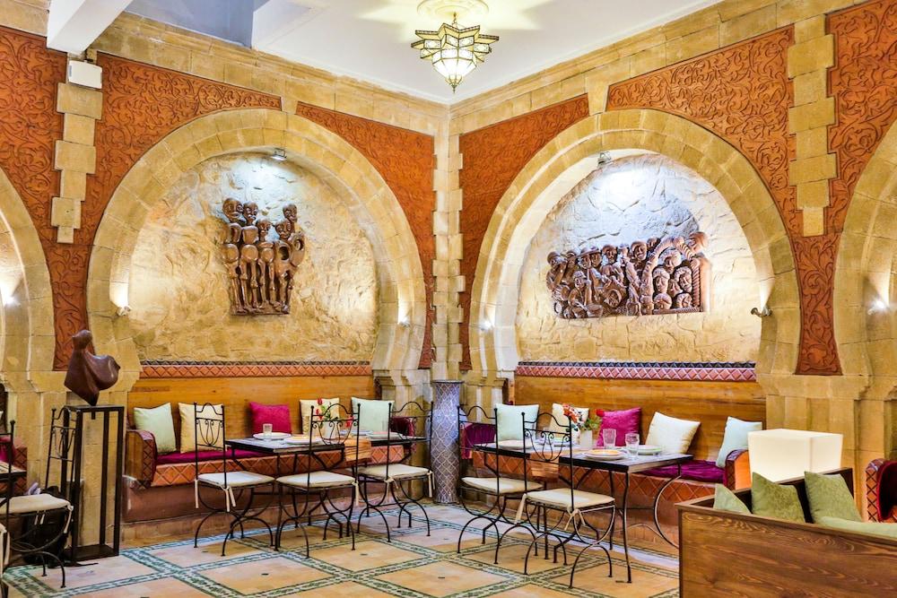 Riad Al Khansaa Εσαουίρα Εξωτερικό φωτογραφία