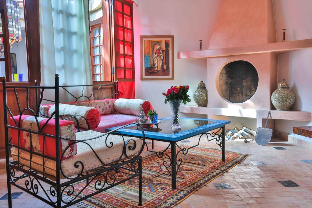 Riad Al Khansaa Εσαουίρα Εξωτερικό φωτογραφία