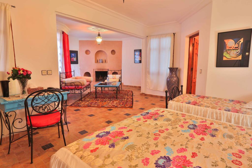 Riad Al Khansaa Εσαουίρα Εξωτερικό φωτογραφία